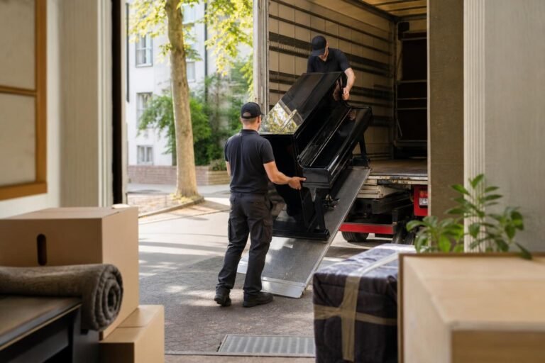 Klaviertransport: Kosten, Versicherung und worauf Sie achten müssen